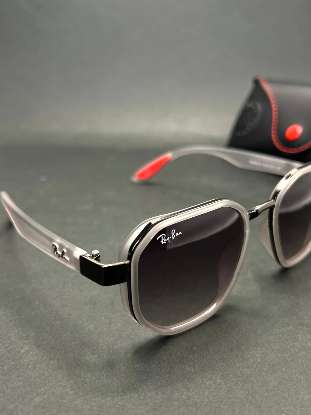 Ray-Ban Ferrari Scuderia