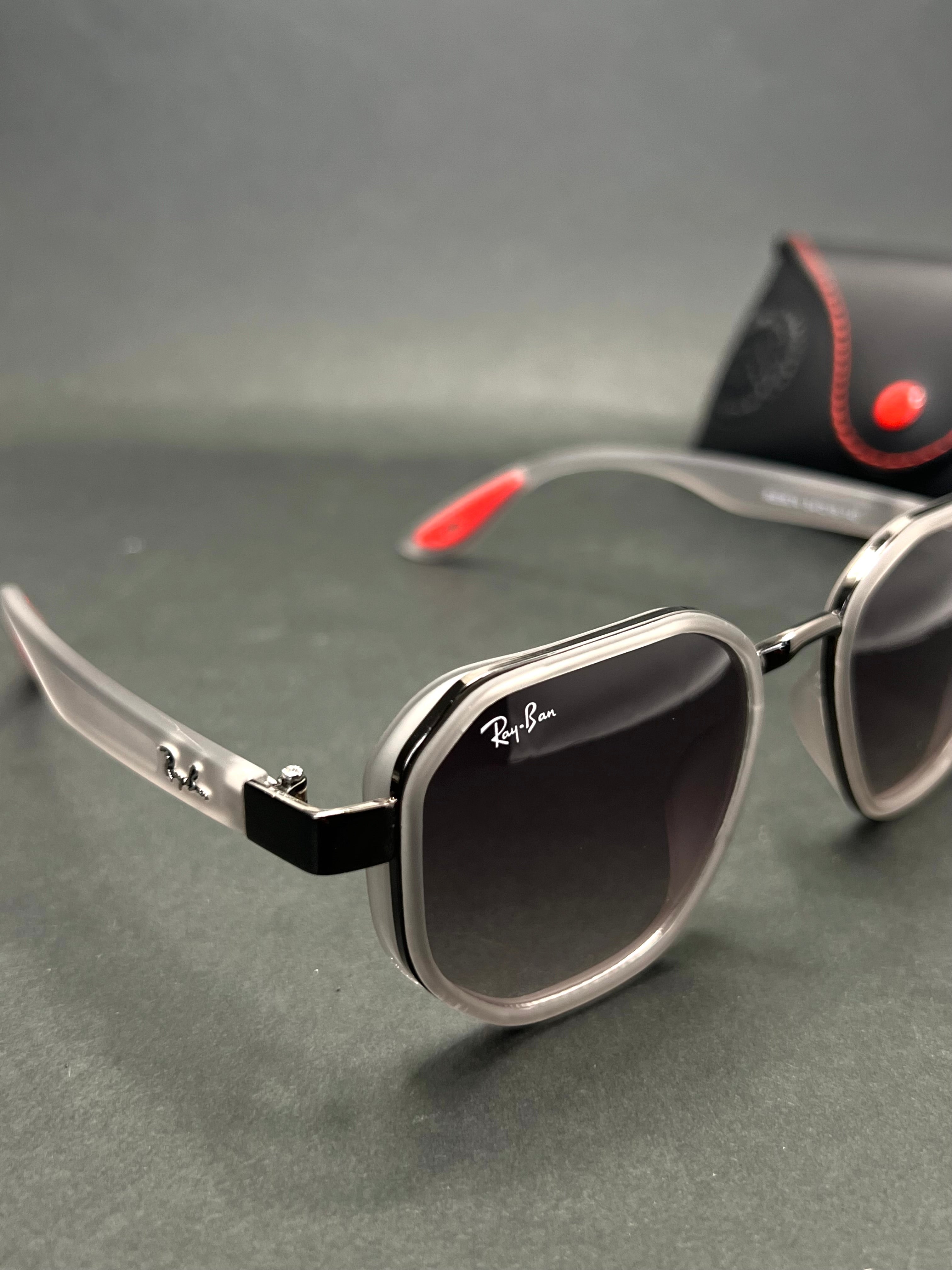 Ray-Ban Ferrari Scuderia