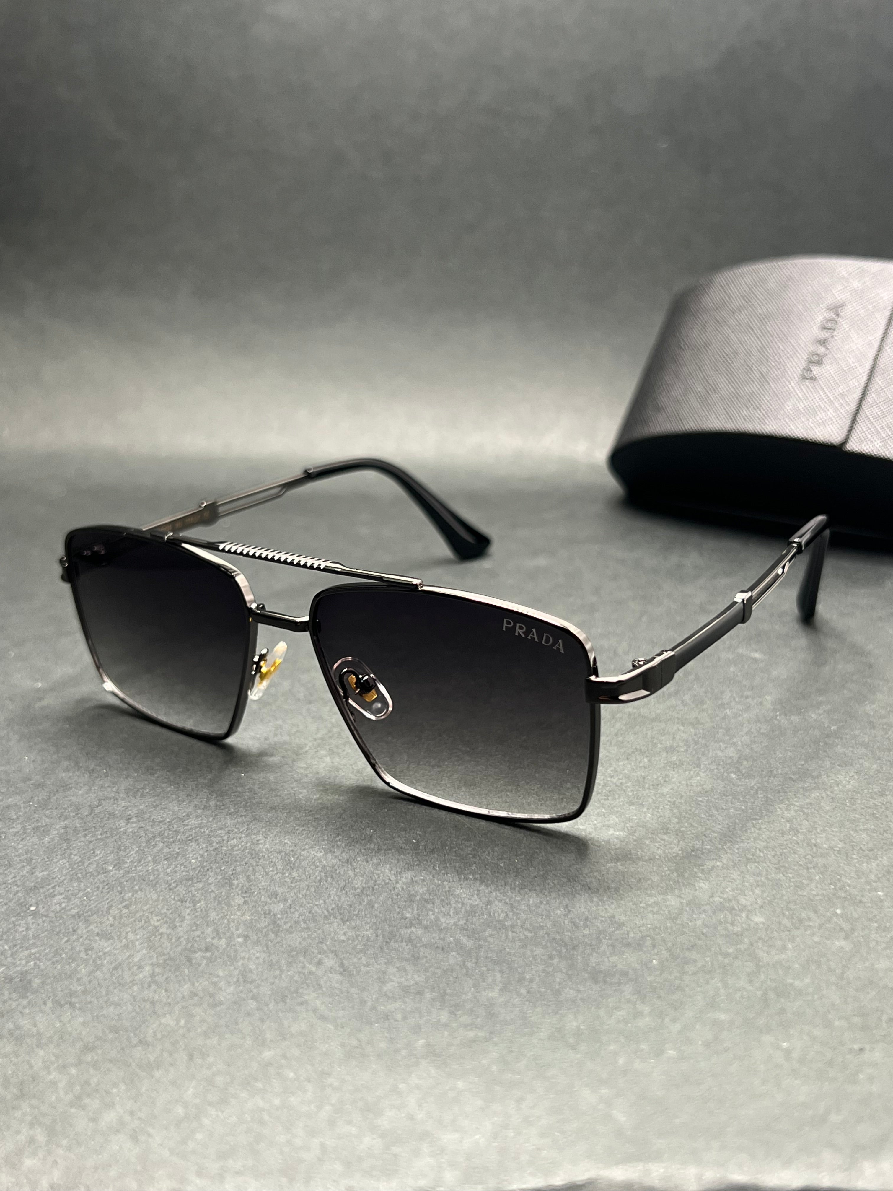 Prada Noir