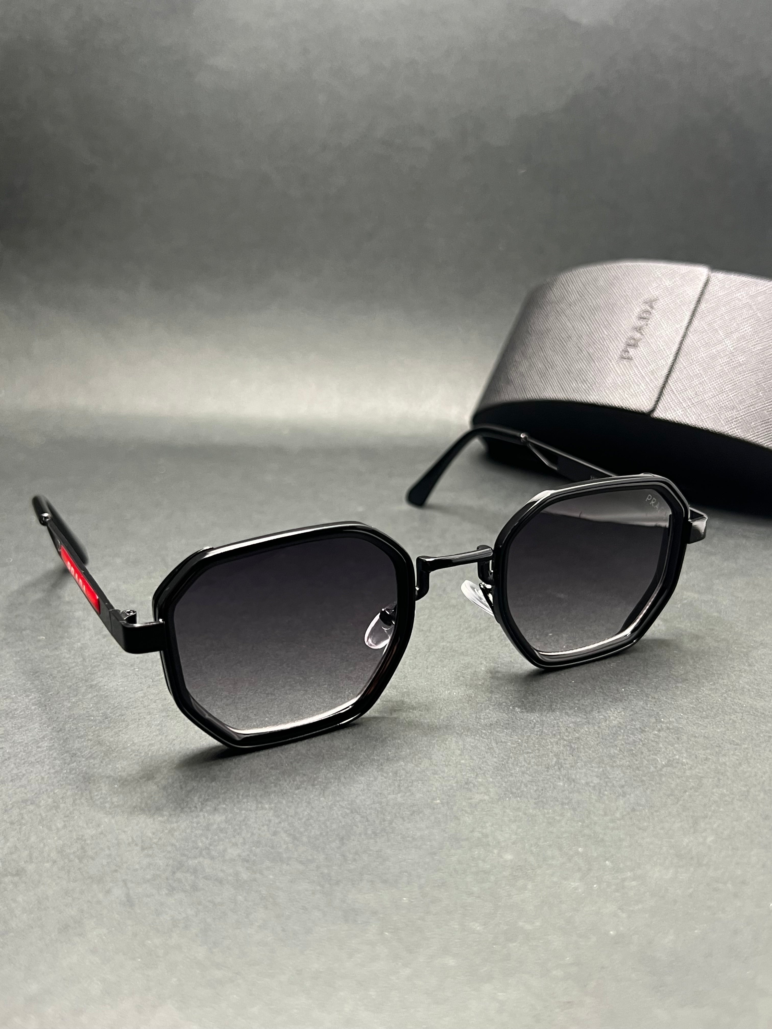 Prada oynx