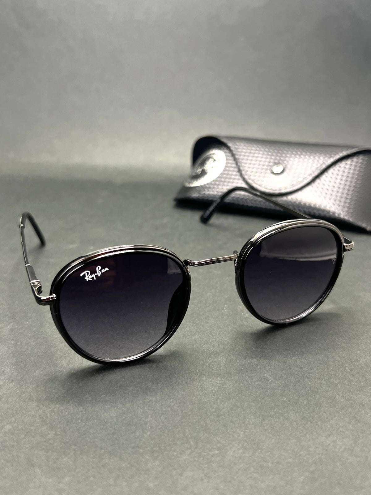 Ray-Ban Round