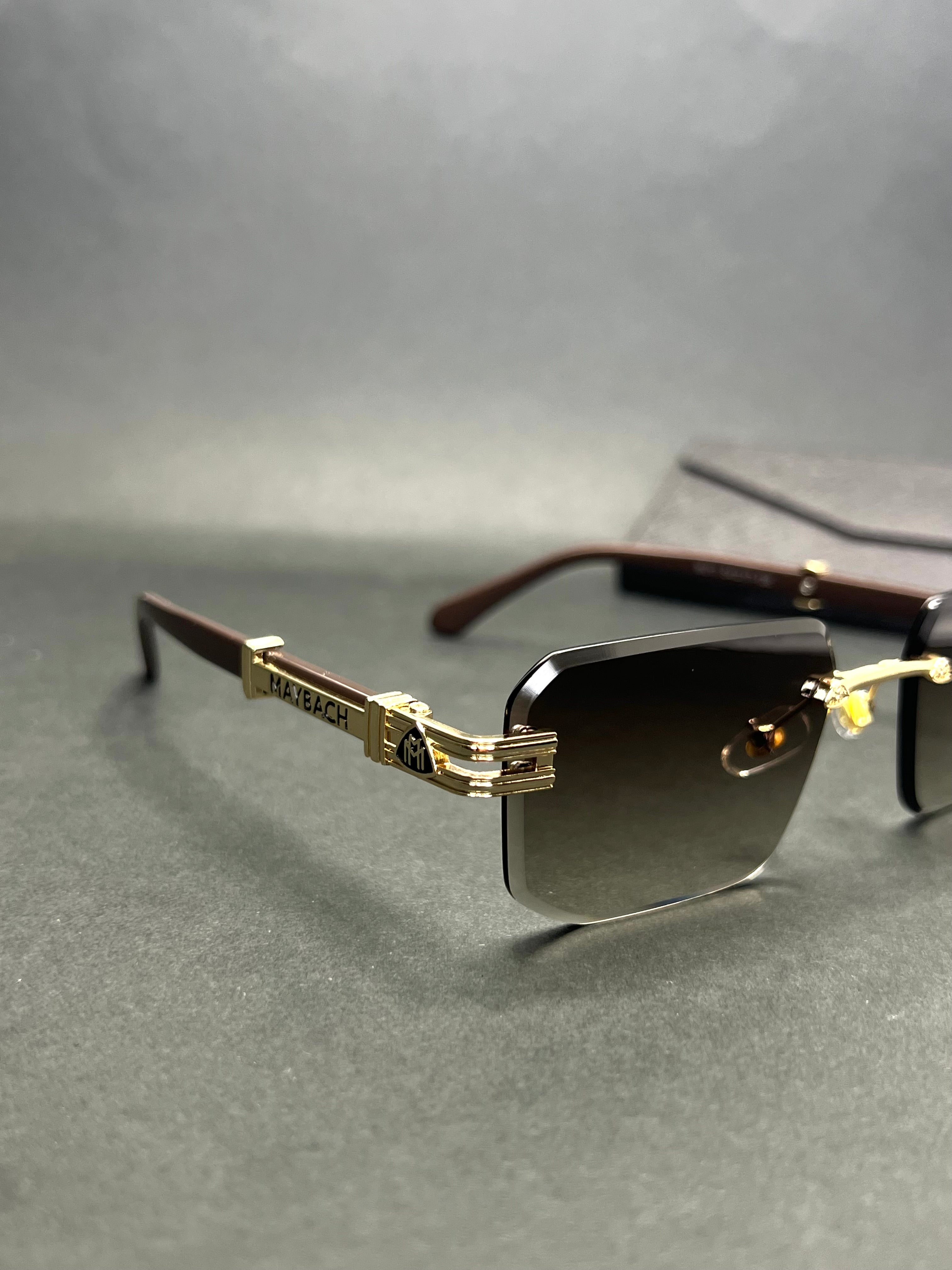 Maybach Rimless MB9800