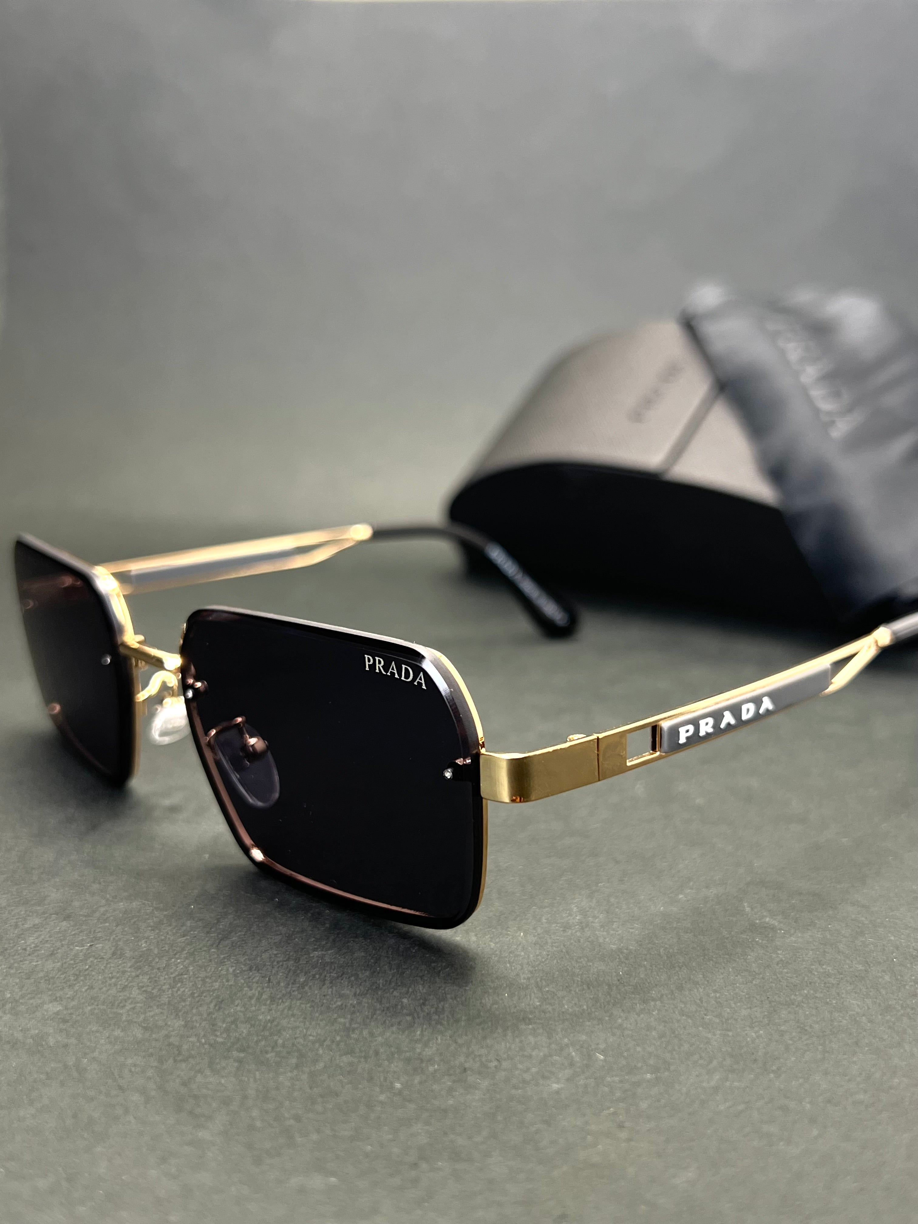 Prada PR8452