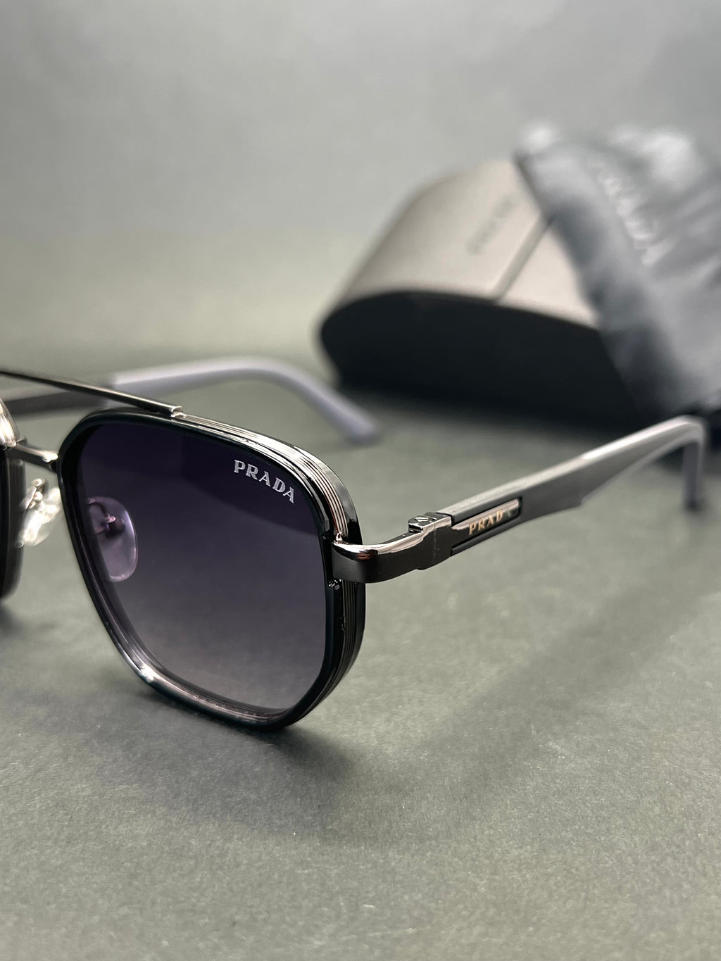 Prada PR9800