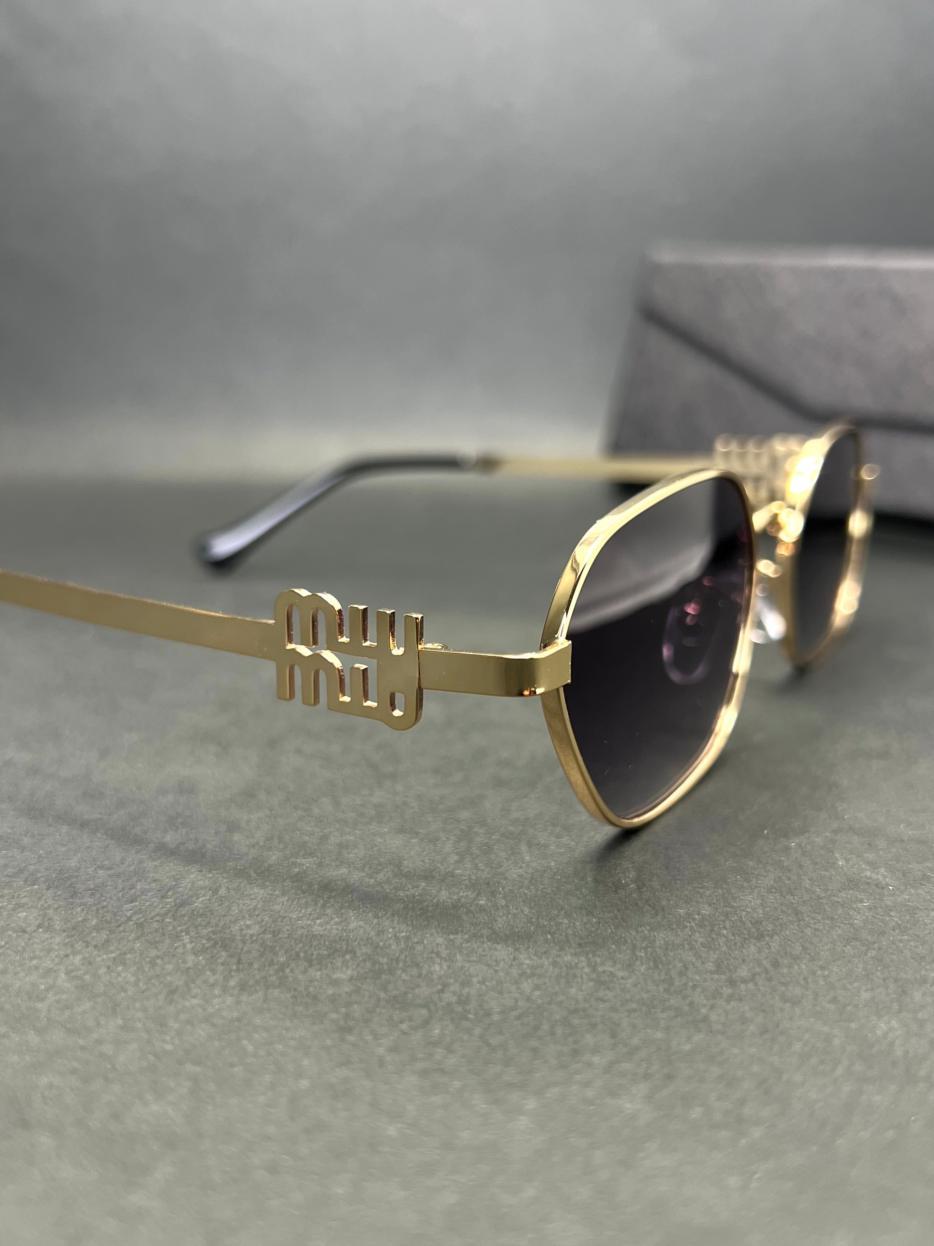 Miumiu Nova
