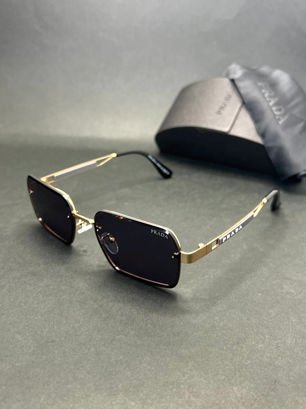 Prada PR8452