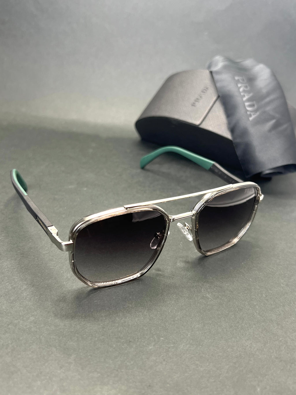 Prada PR9800