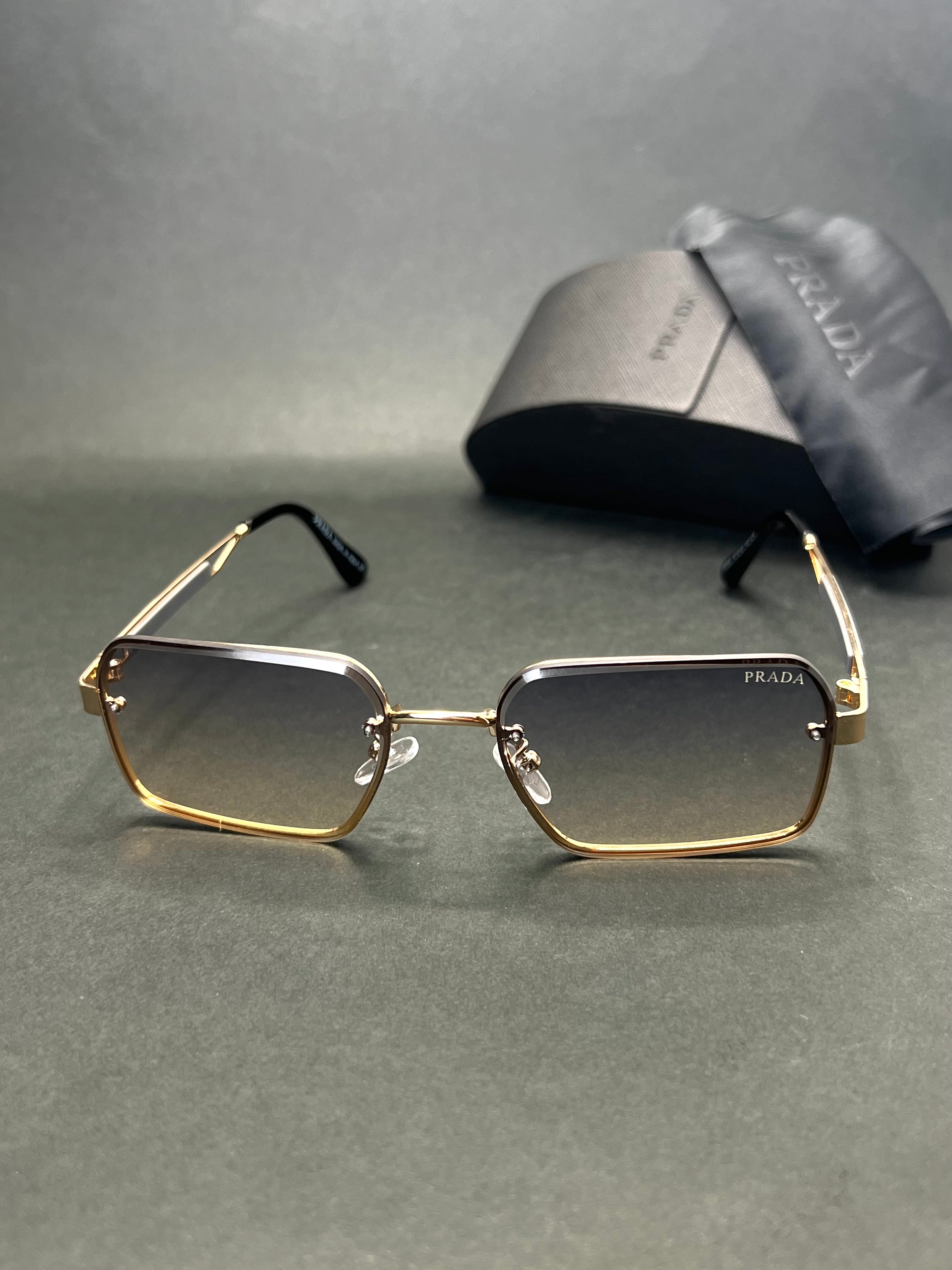 Prada PR8452