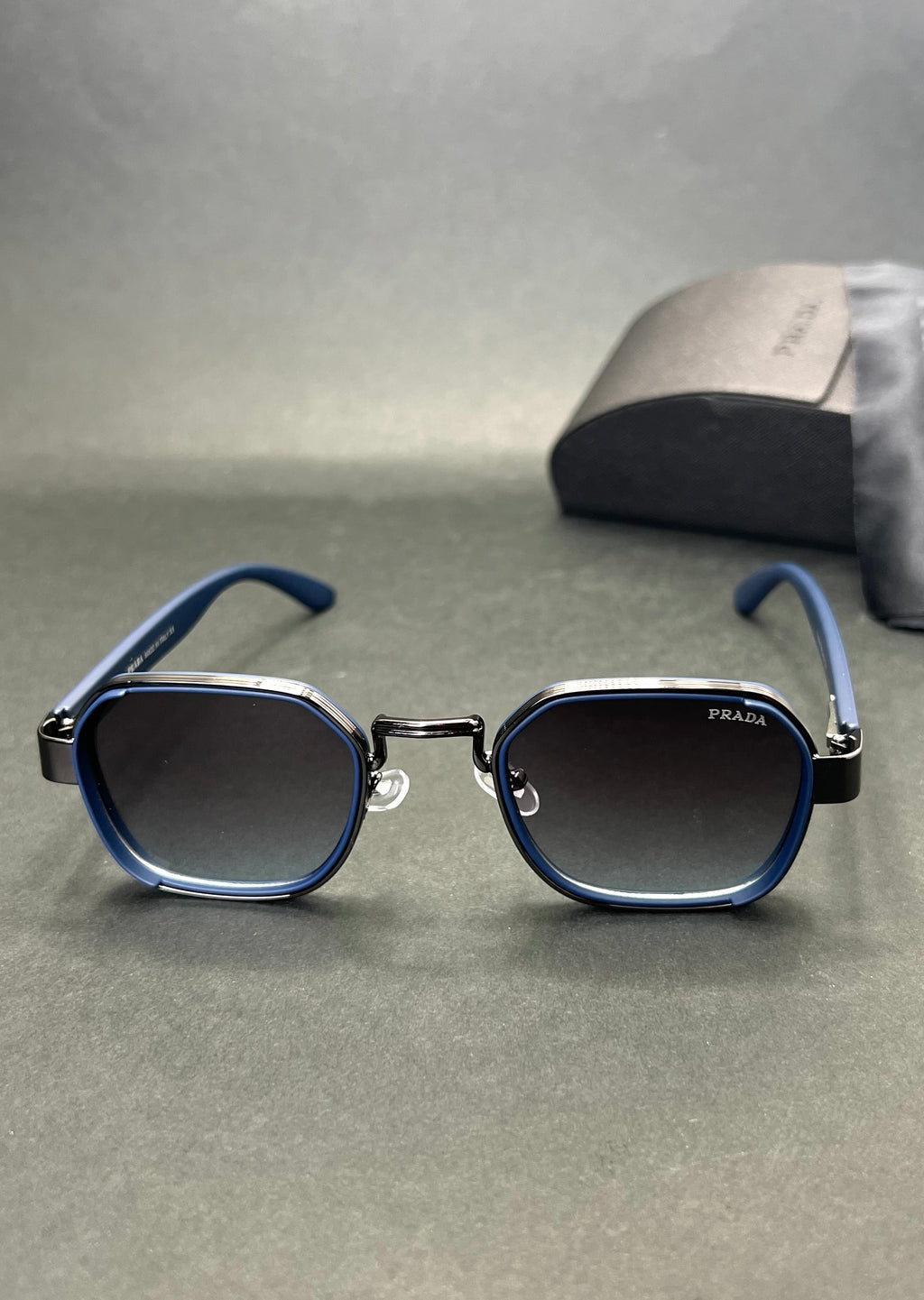 Prada PR17W