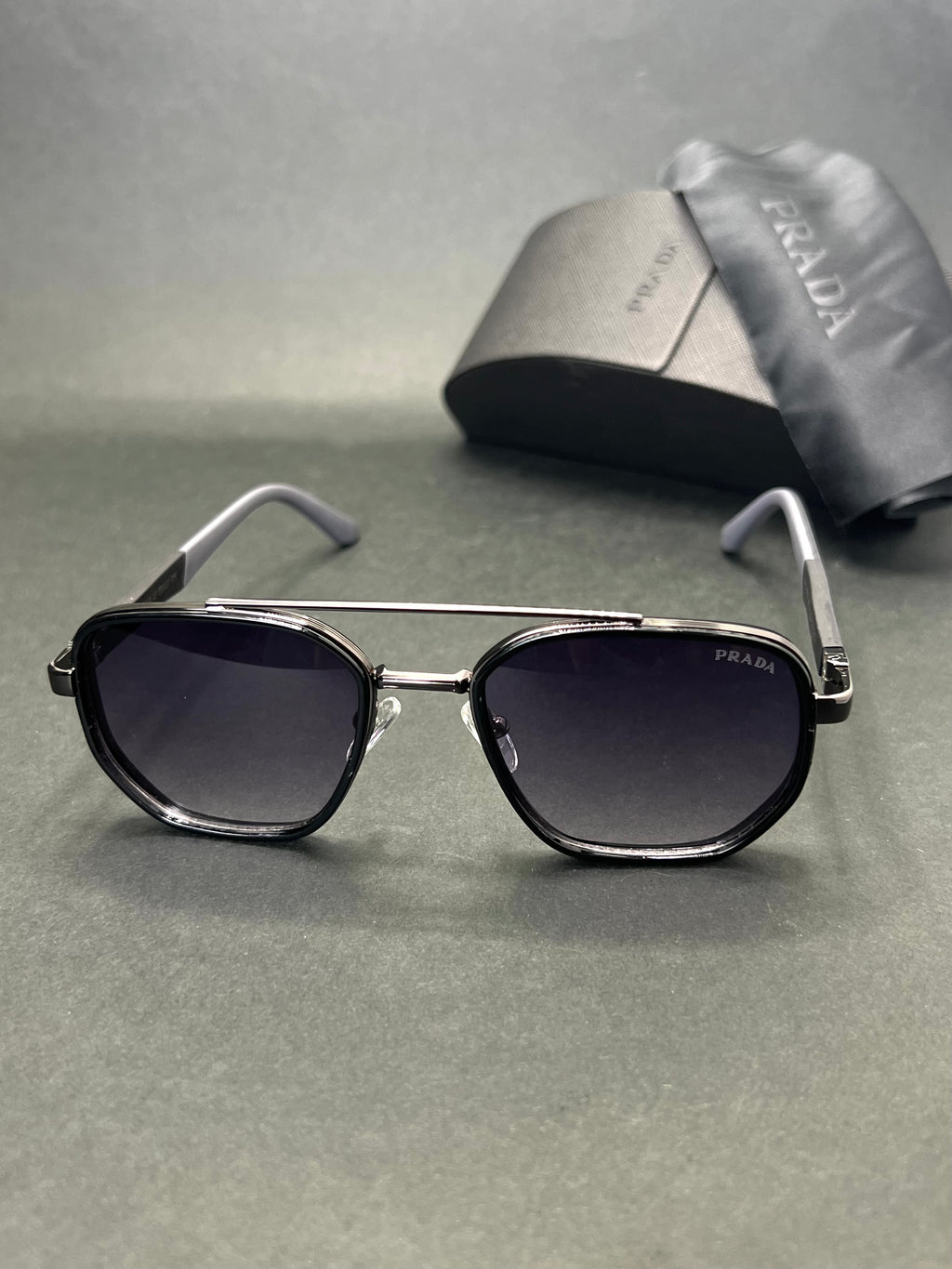 Prada PR9800