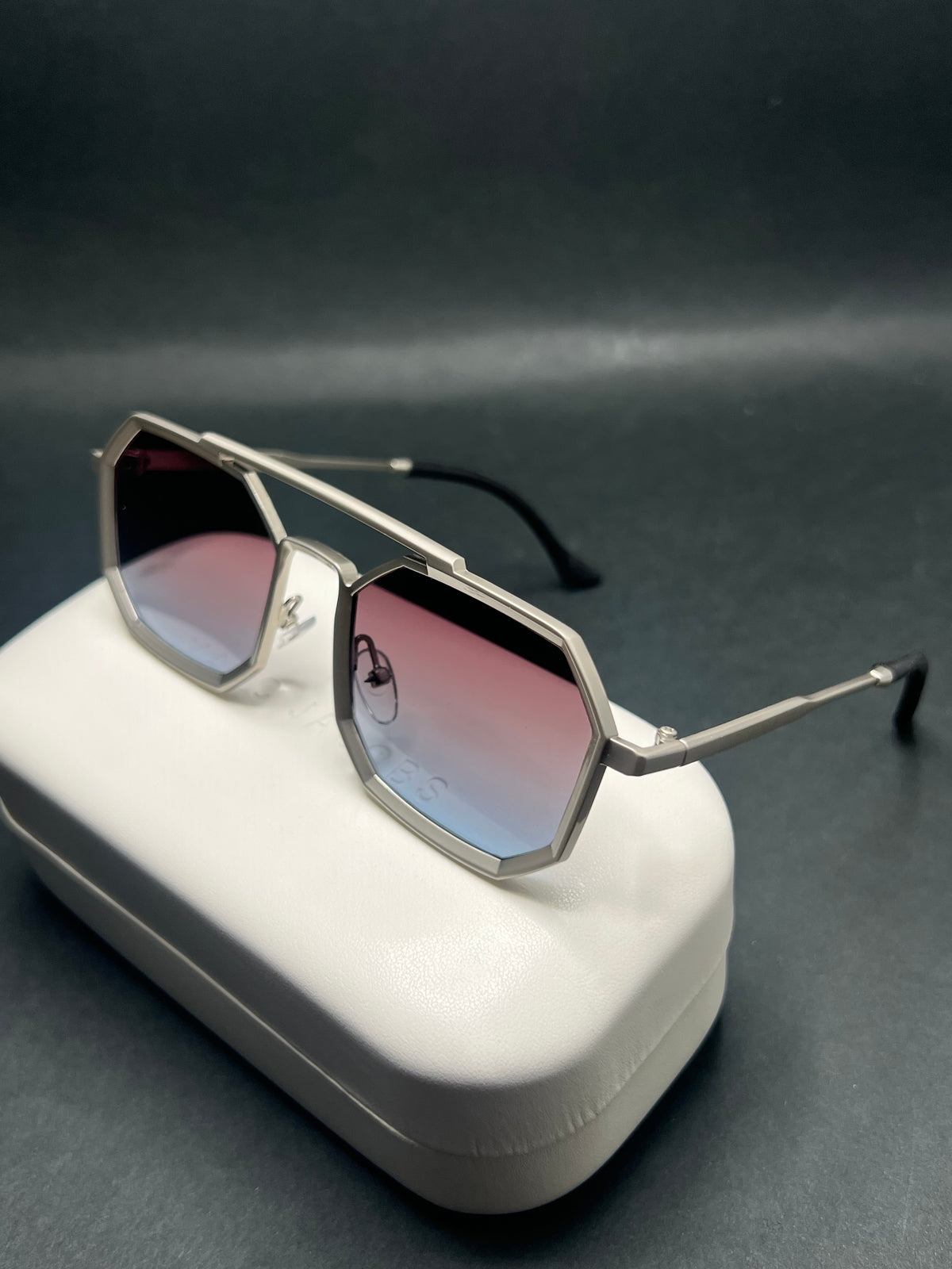 Marc-Jacobs MJ9700