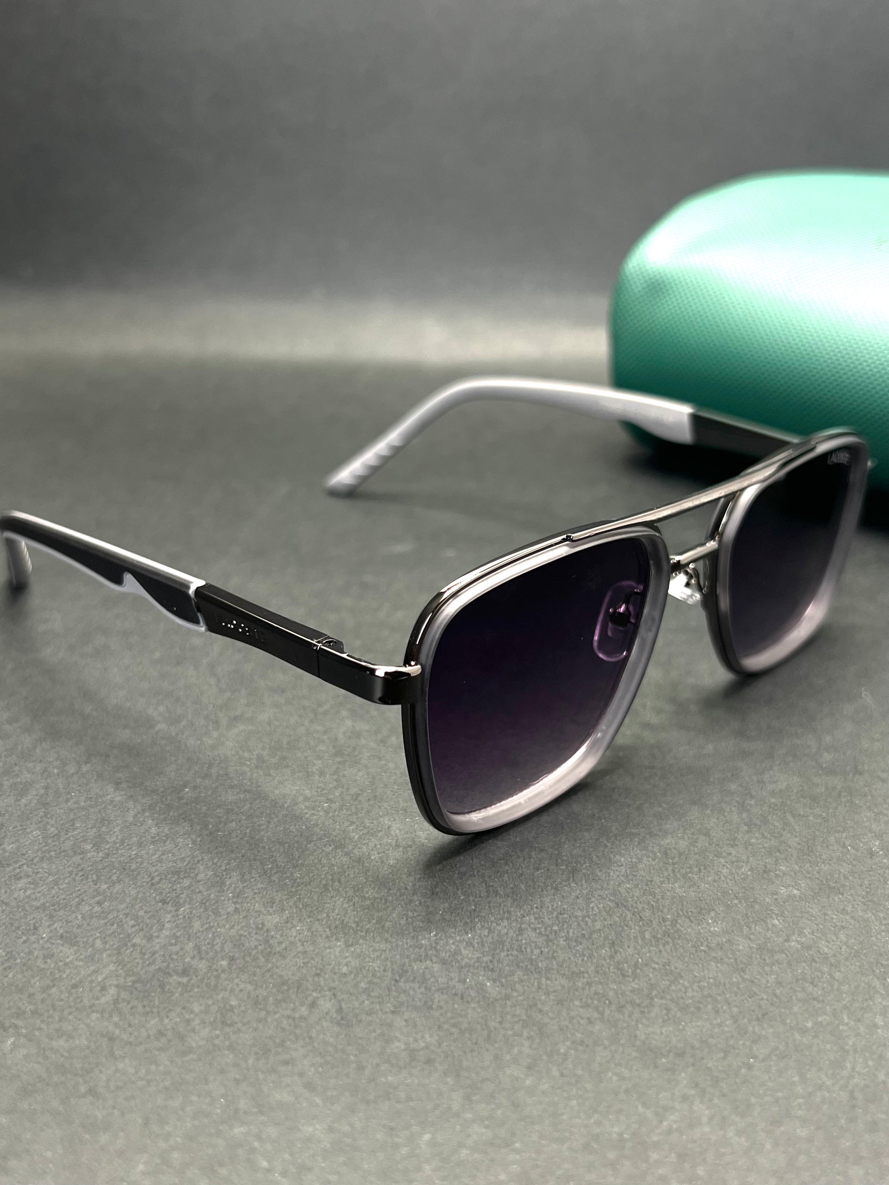 Lacoste L6077