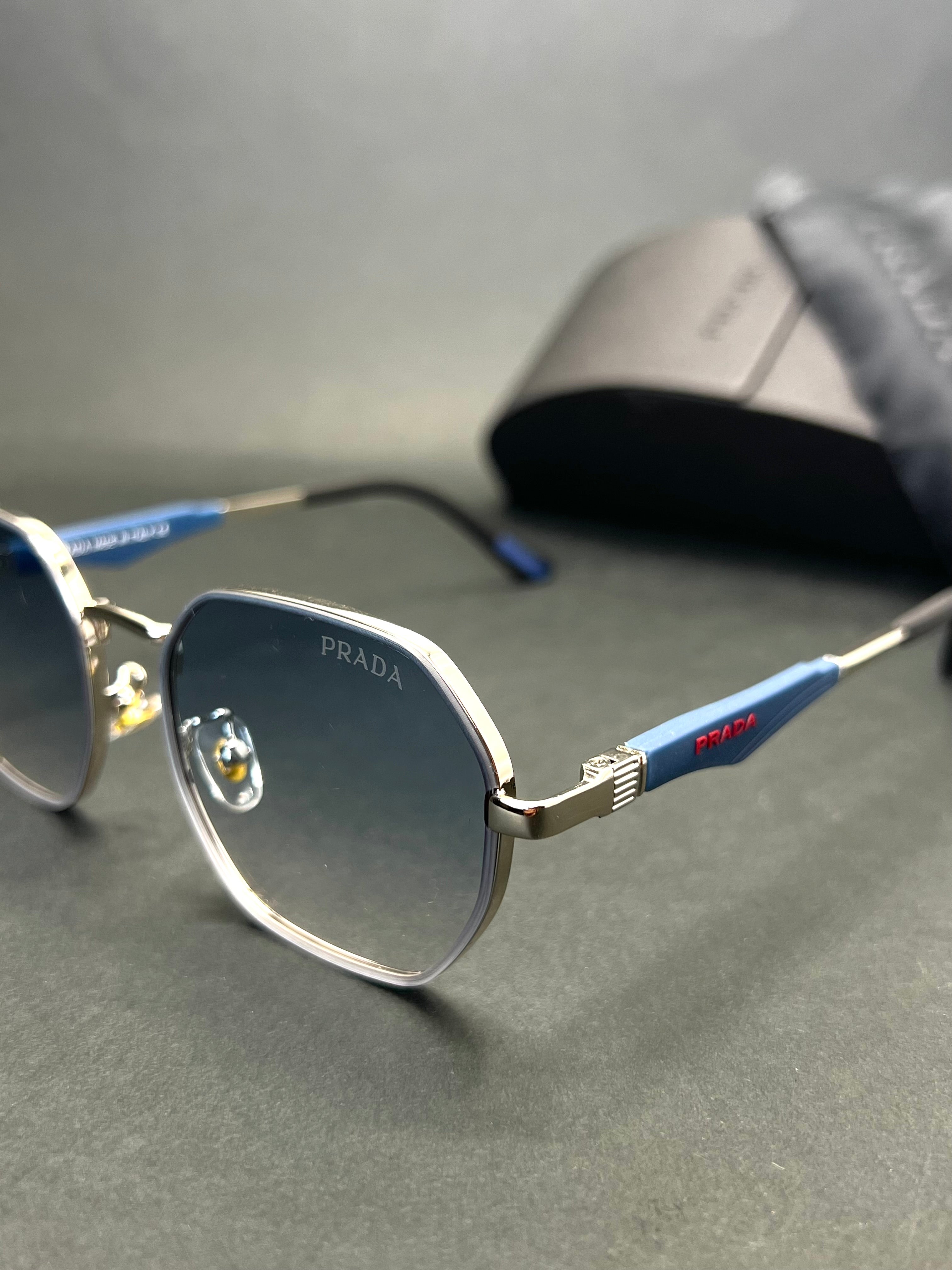 Prada freeze