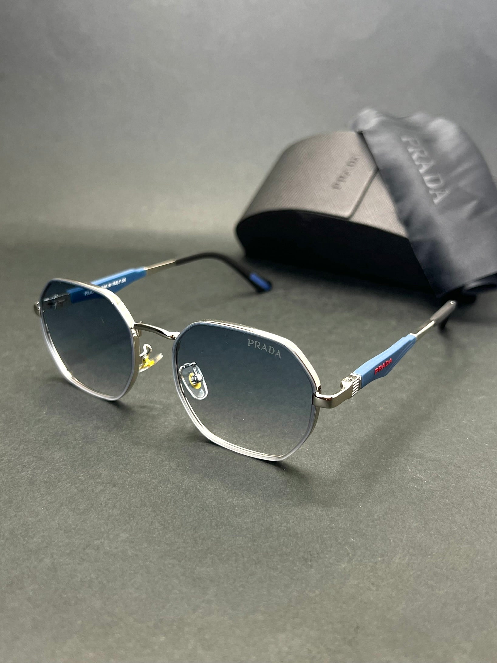 Prada freeze
