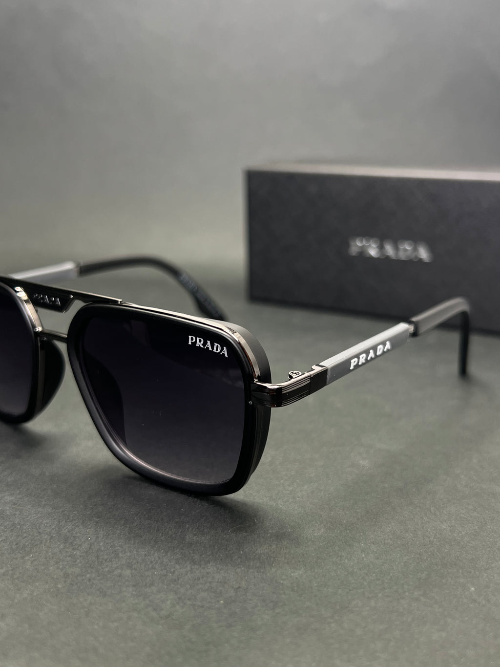 Prada PR17W