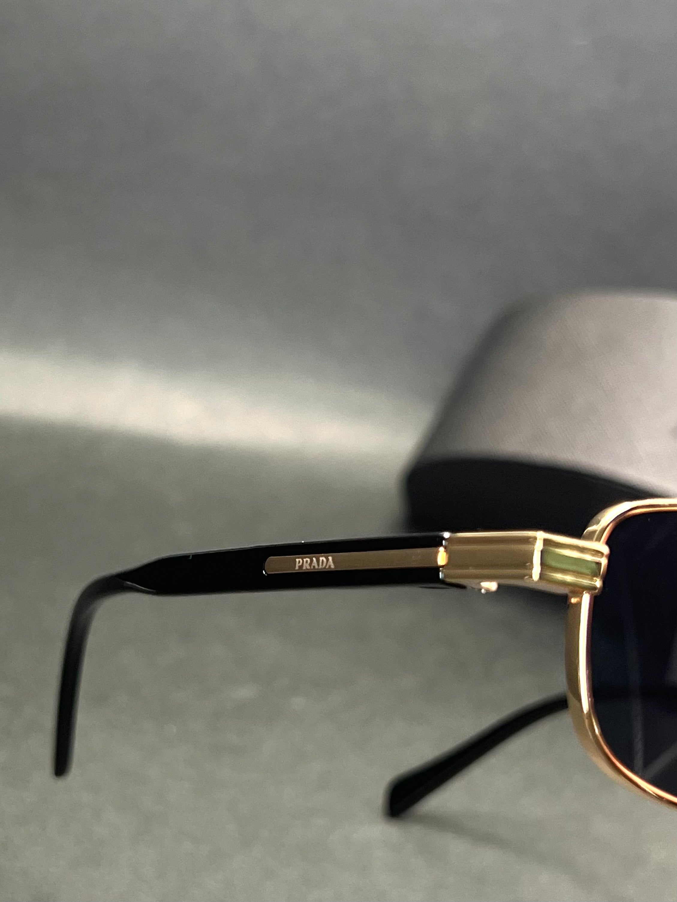 Prada 17W