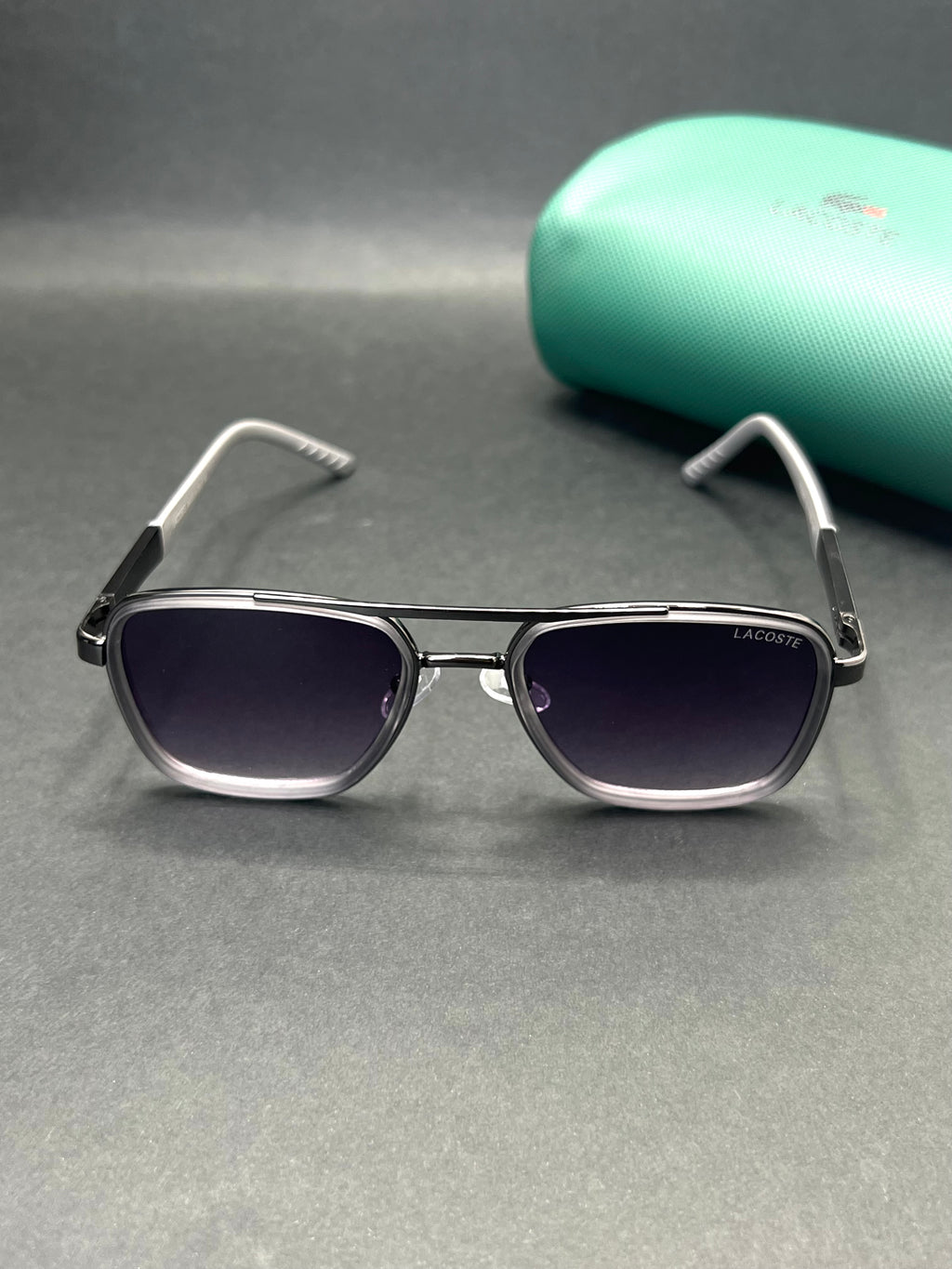 Lacoste L6077