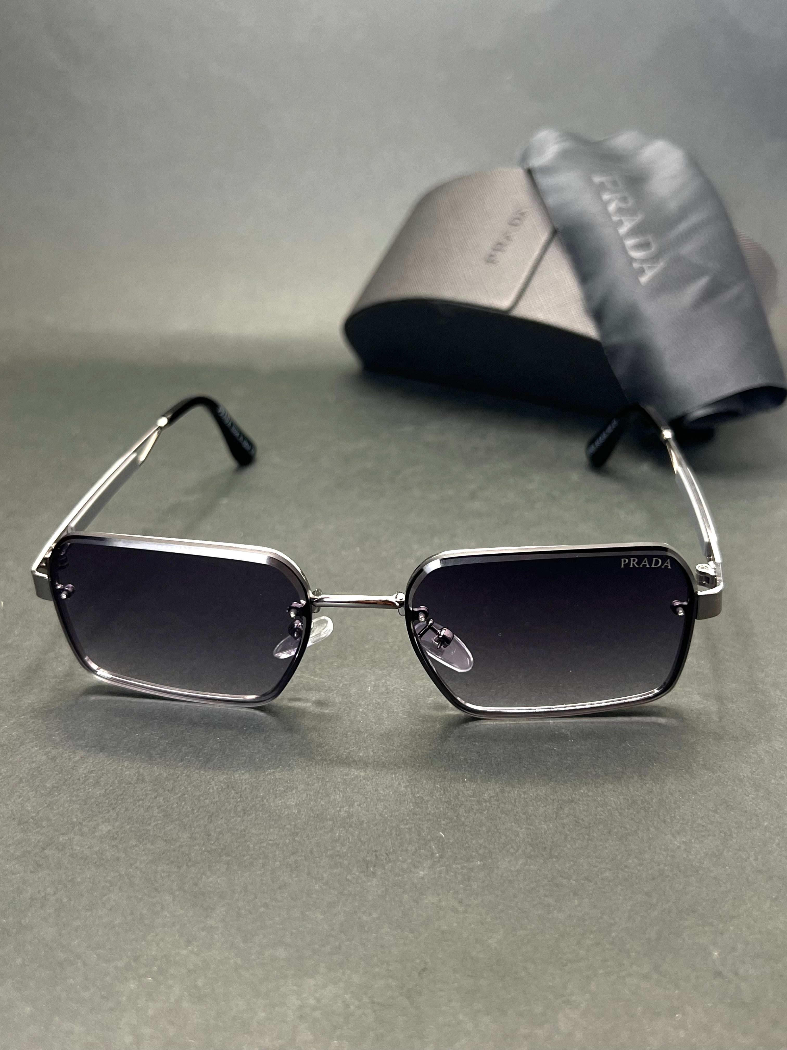 Prada PR8452