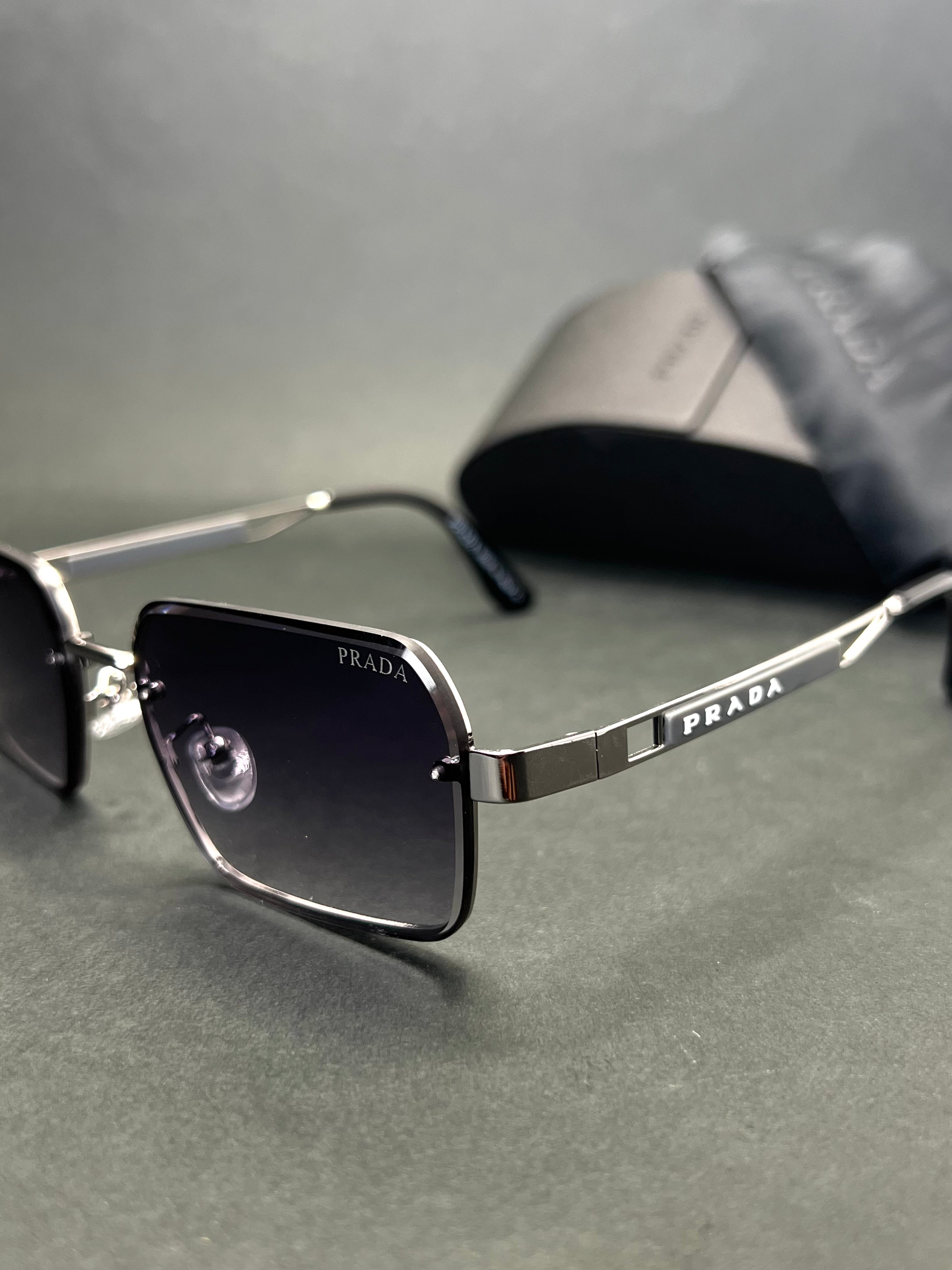 Prada PR8452