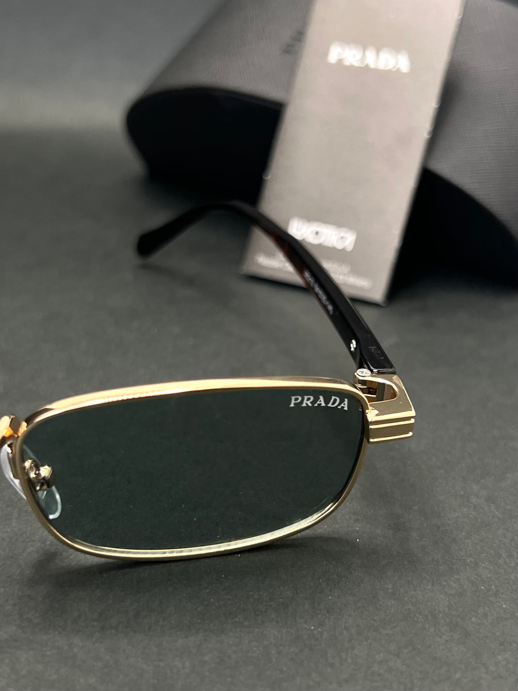 Prada 17W