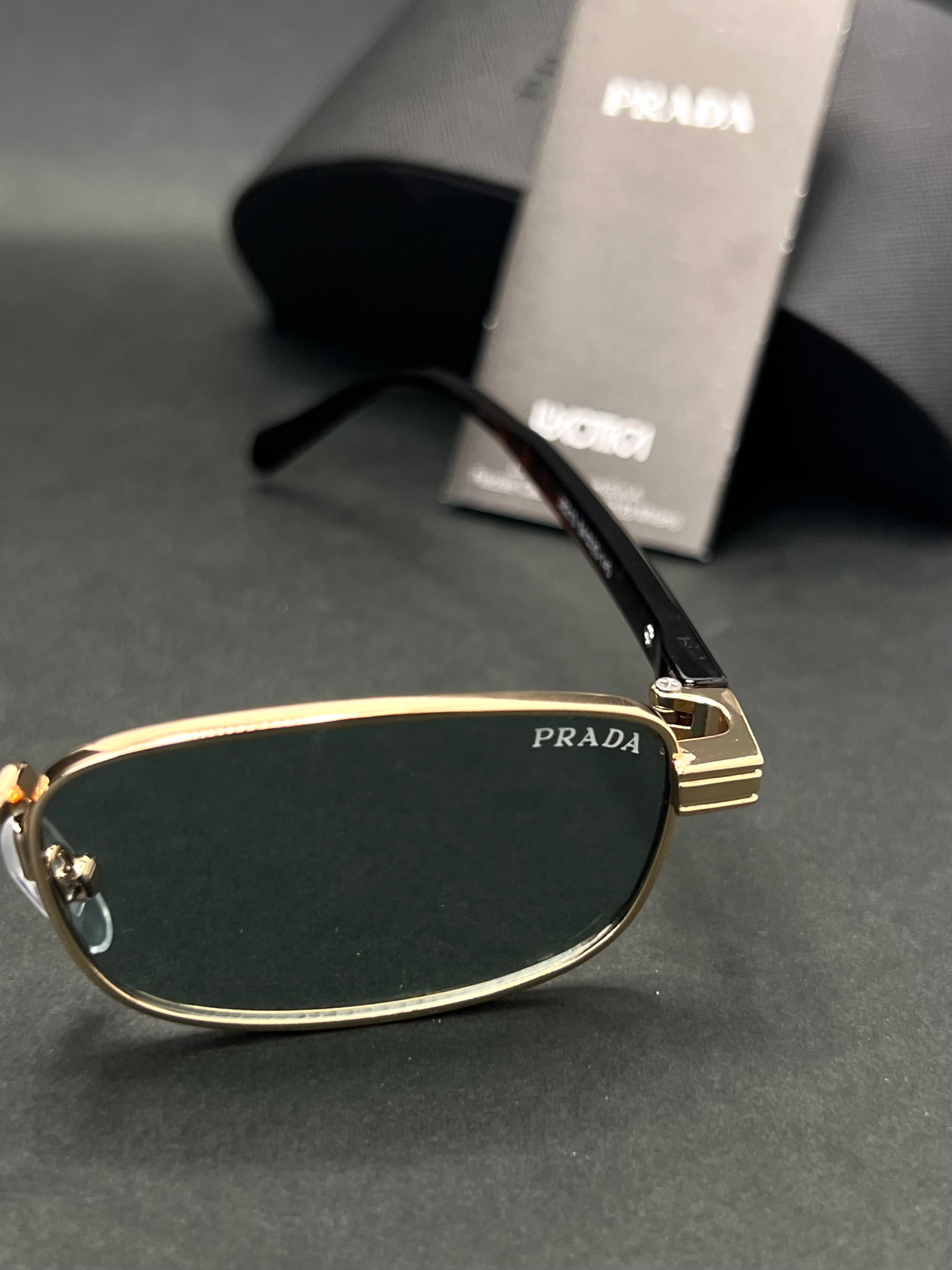 Prada 17W