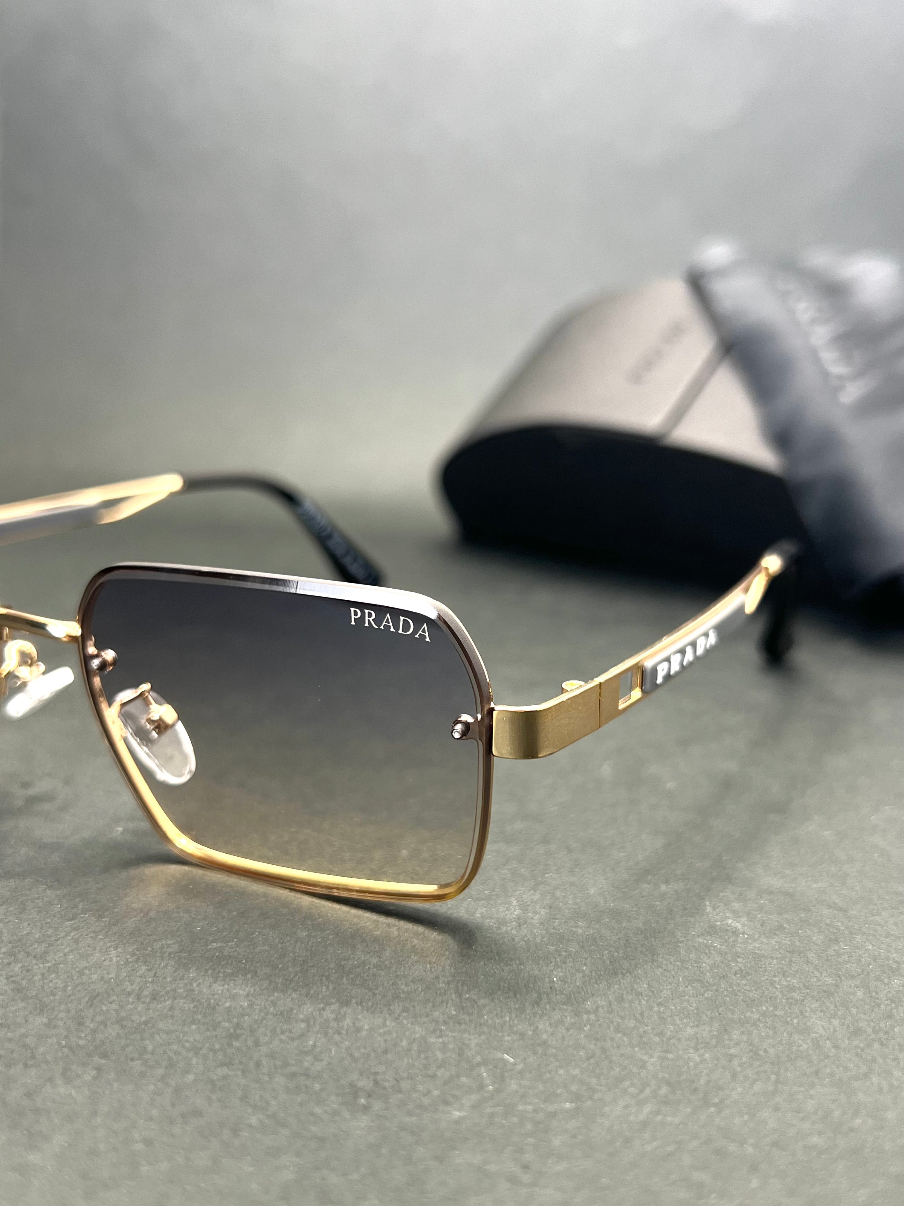 Prada PR8452