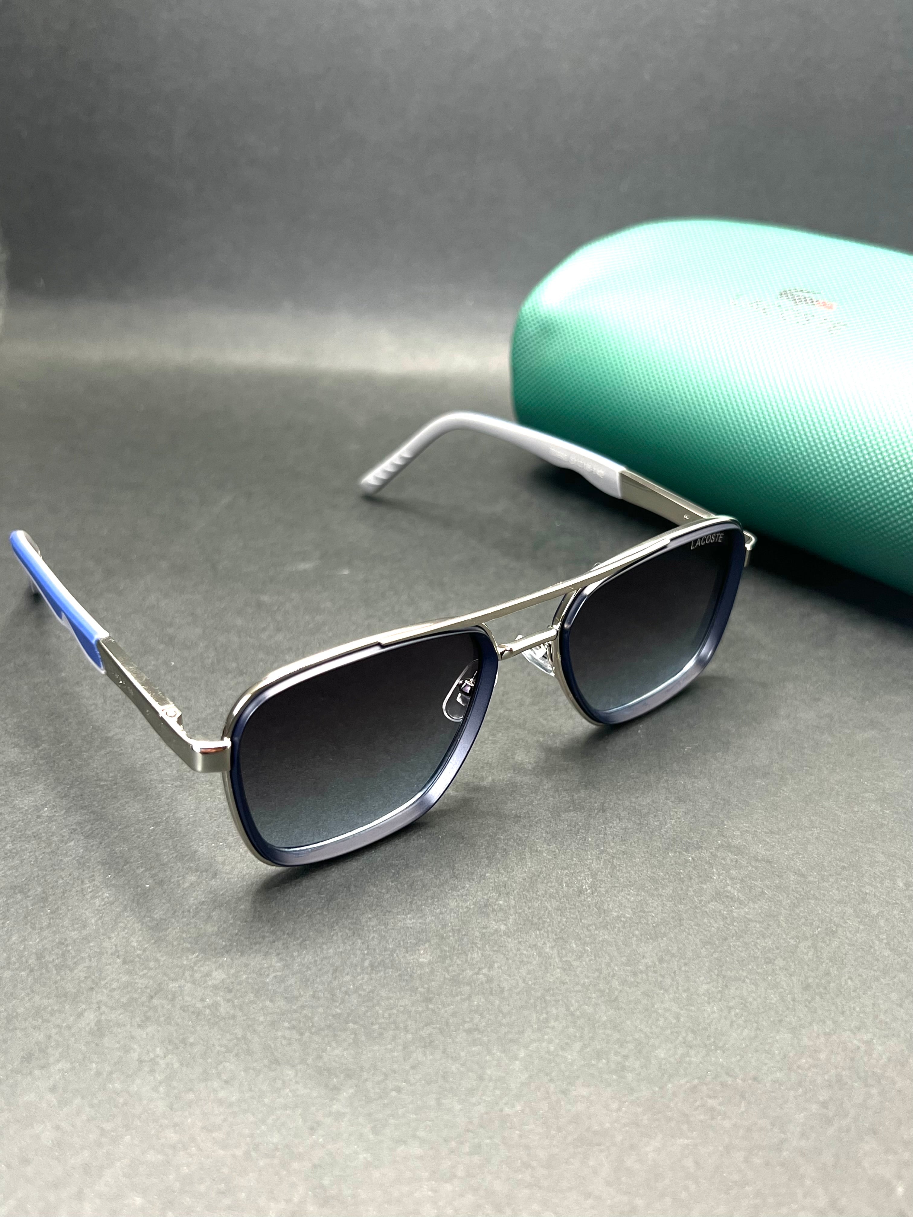 Lacoste L6077